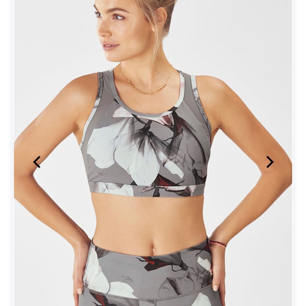 Fabletics camryn sports bra